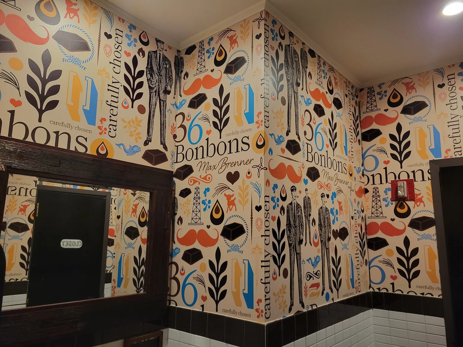 WALLPAPER & INTERIOR work